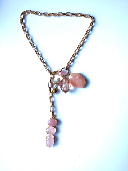 Catena con pietre e charms