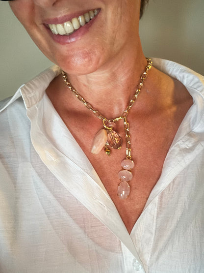 Catena con pietre e charms