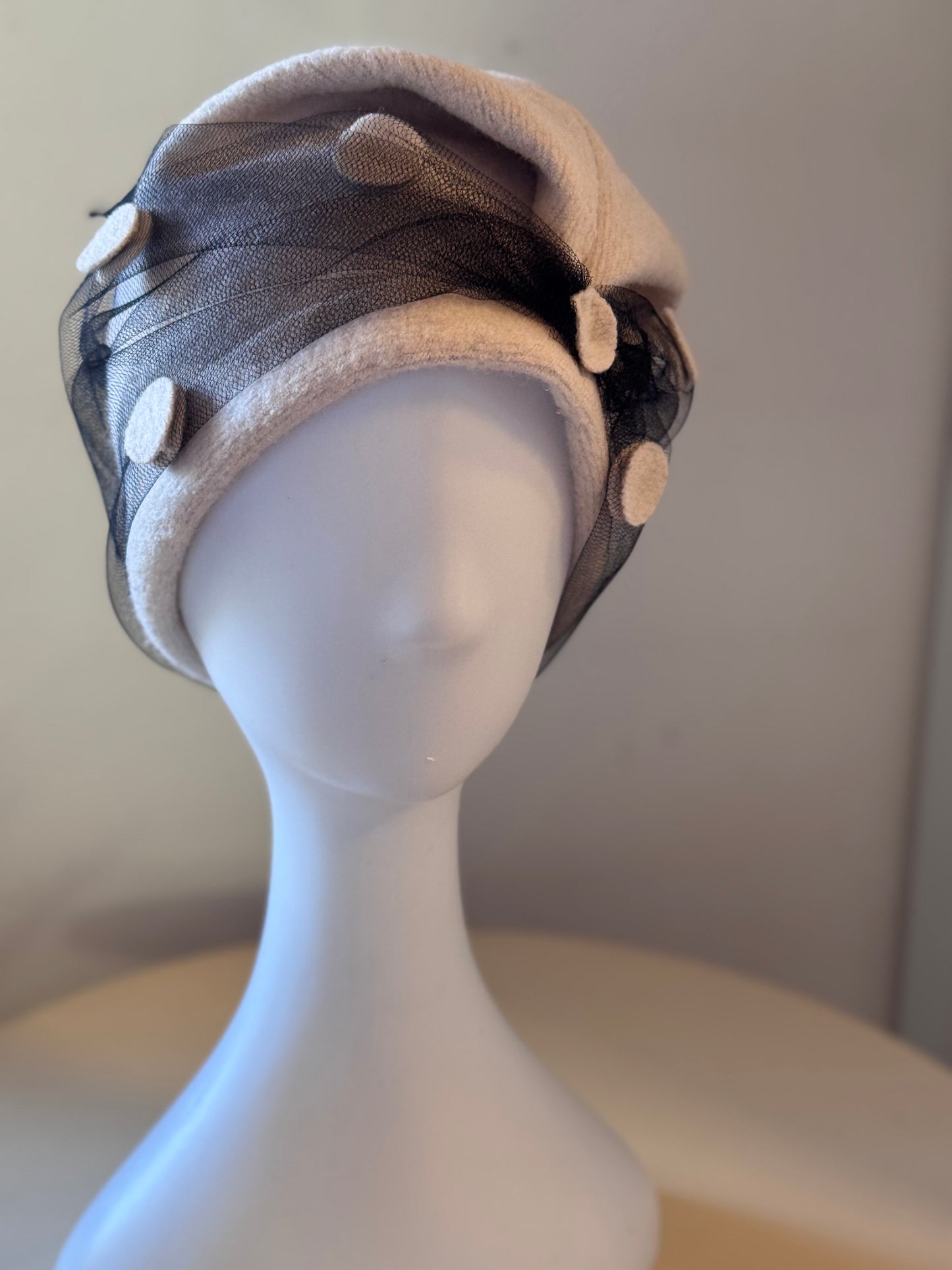 Cappello cloche pois