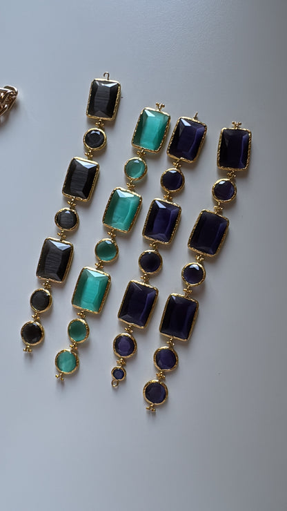 Catena con cristalli colorati