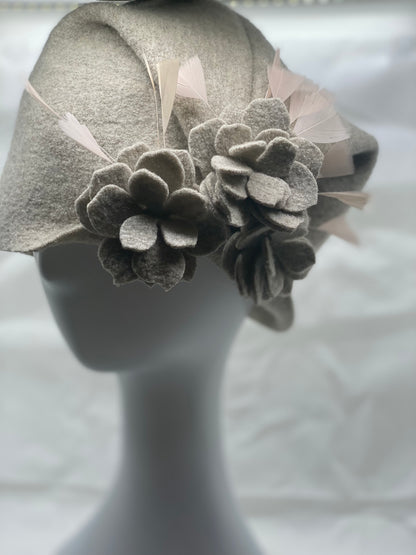 Cappello con applicazioni