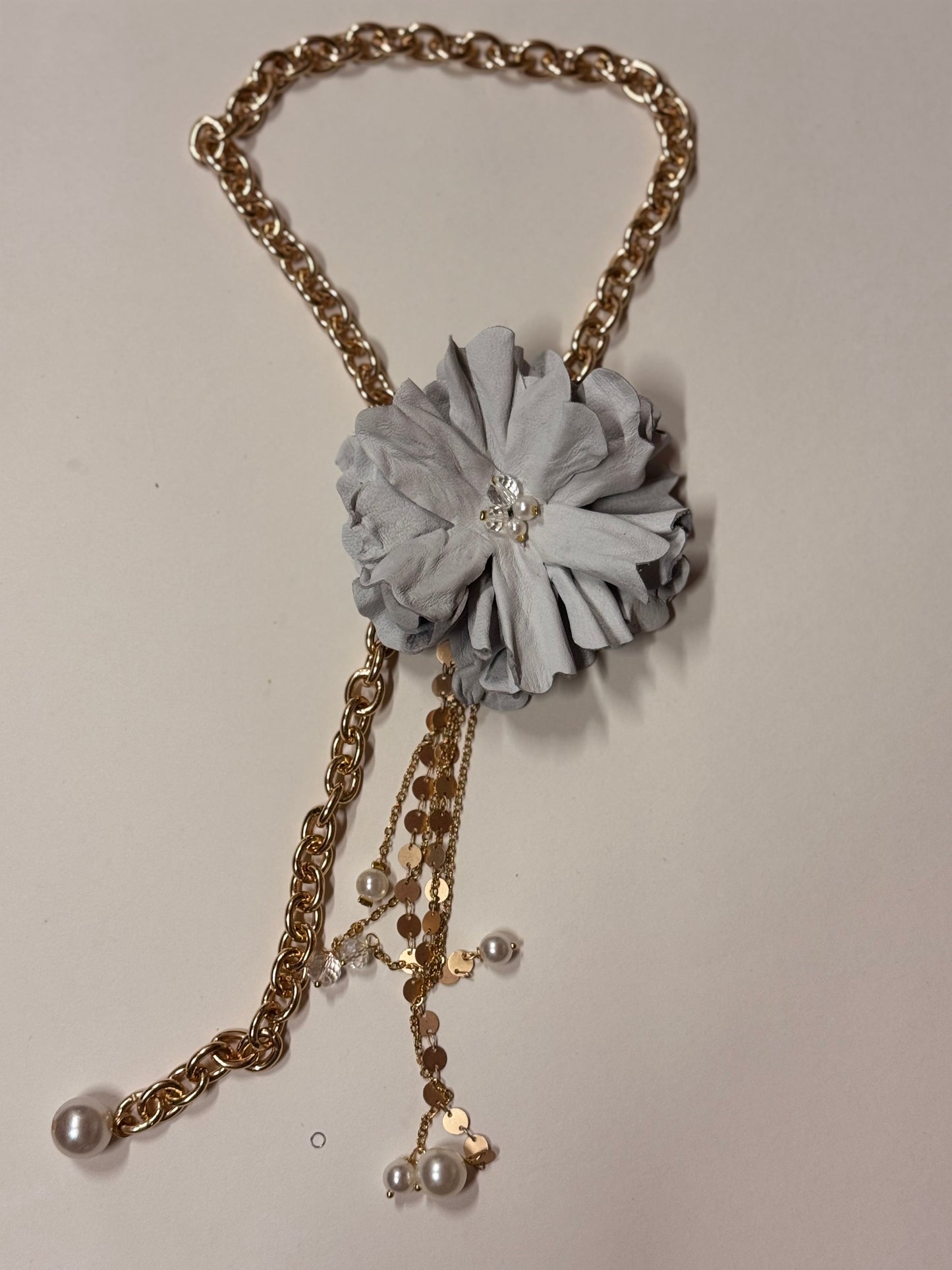 Collana Fiore in pelle