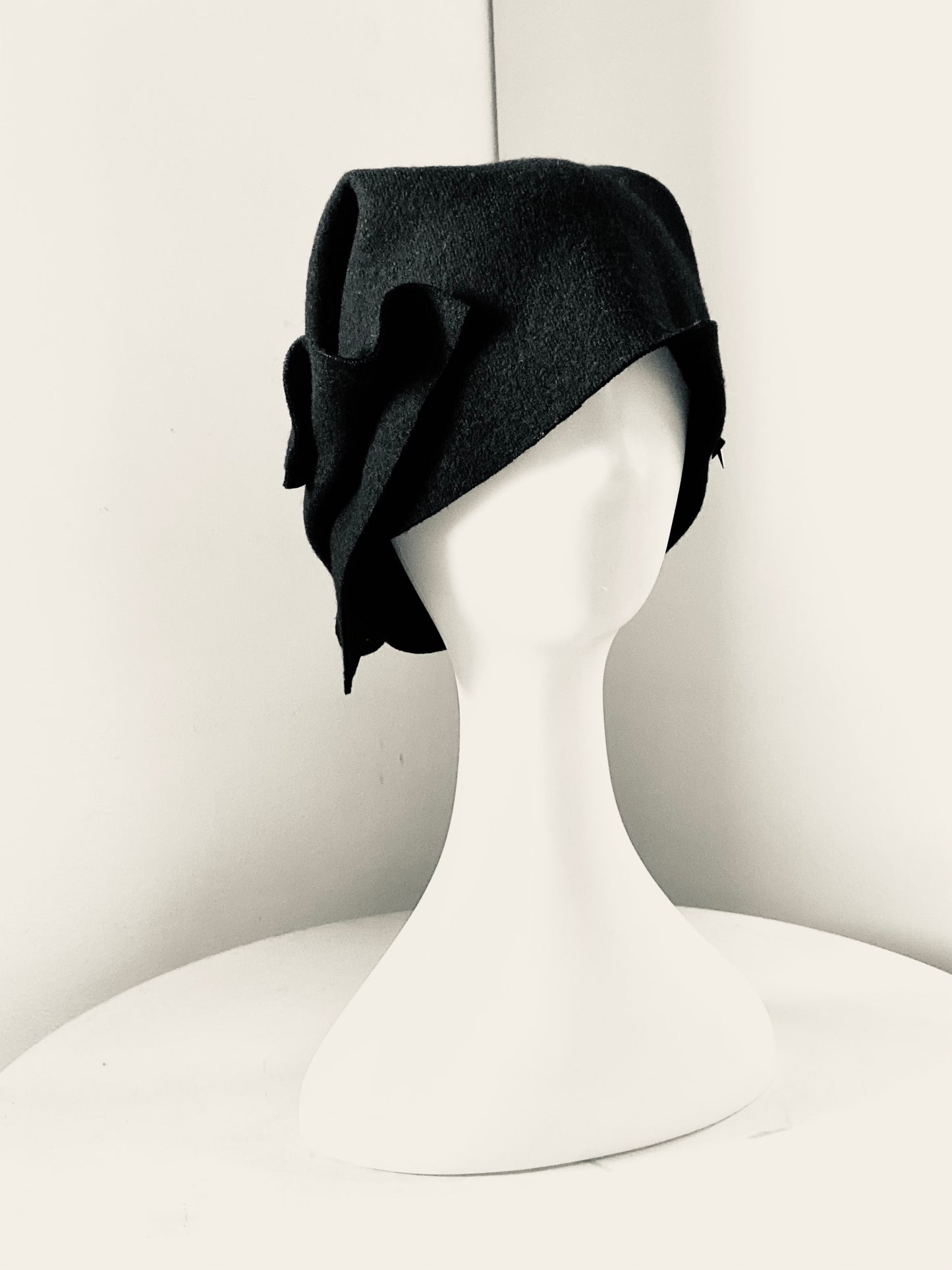 Cappello Origami in lana cotta