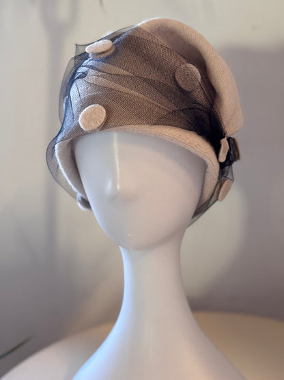 Cappello cloche pois
