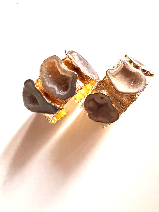 Bracciale in ottone e pietre