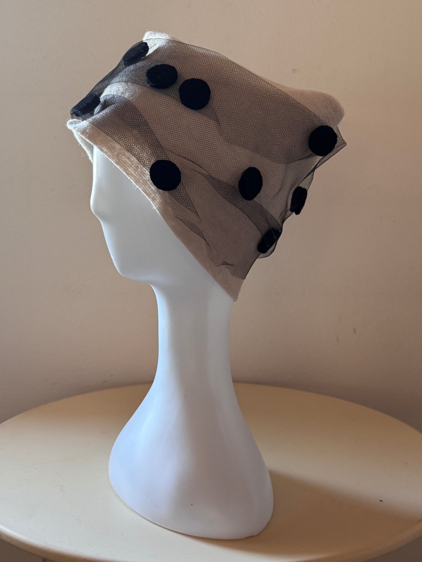 Cappello cloche pois