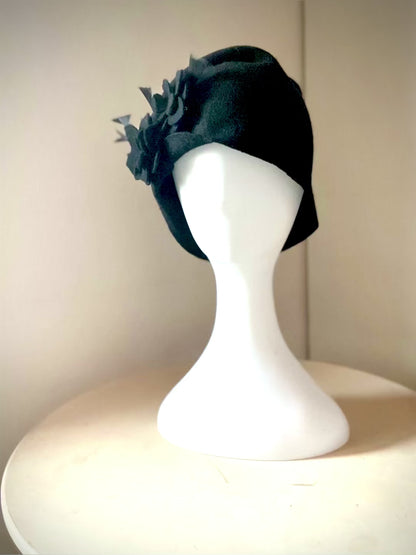 Cappello con applicazioni